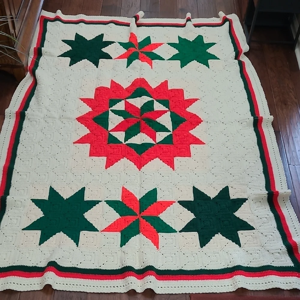 Festive Holiday Crochet Blanket - Red, Green, Cream